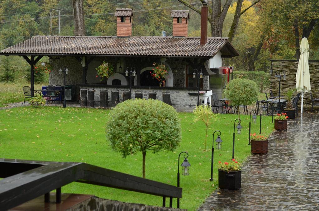 Hotel Gradina Morii Sighetu Marmatiei Bagian luar foto