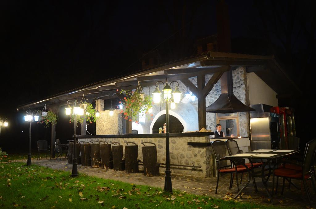 Hotel Gradina Morii Sighetu Marmatiei Bagian luar foto